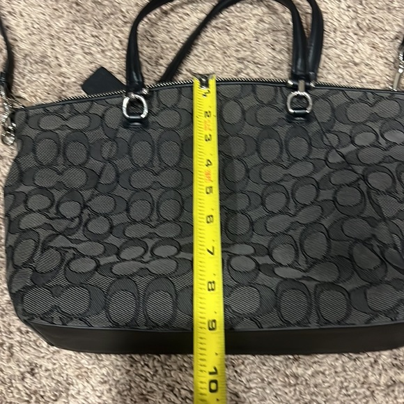 Black coach purse - Picture 8 of 12